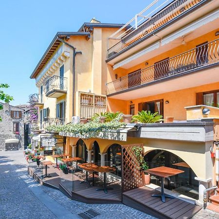 Prestige Apartment Sirmione Bagian luar foto
