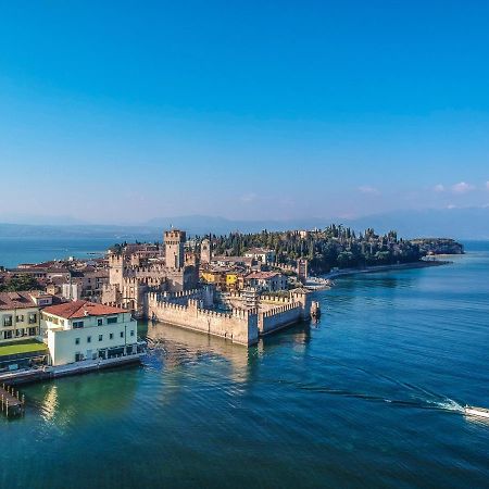 Prestige Apartment Sirmione Bagian luar foto