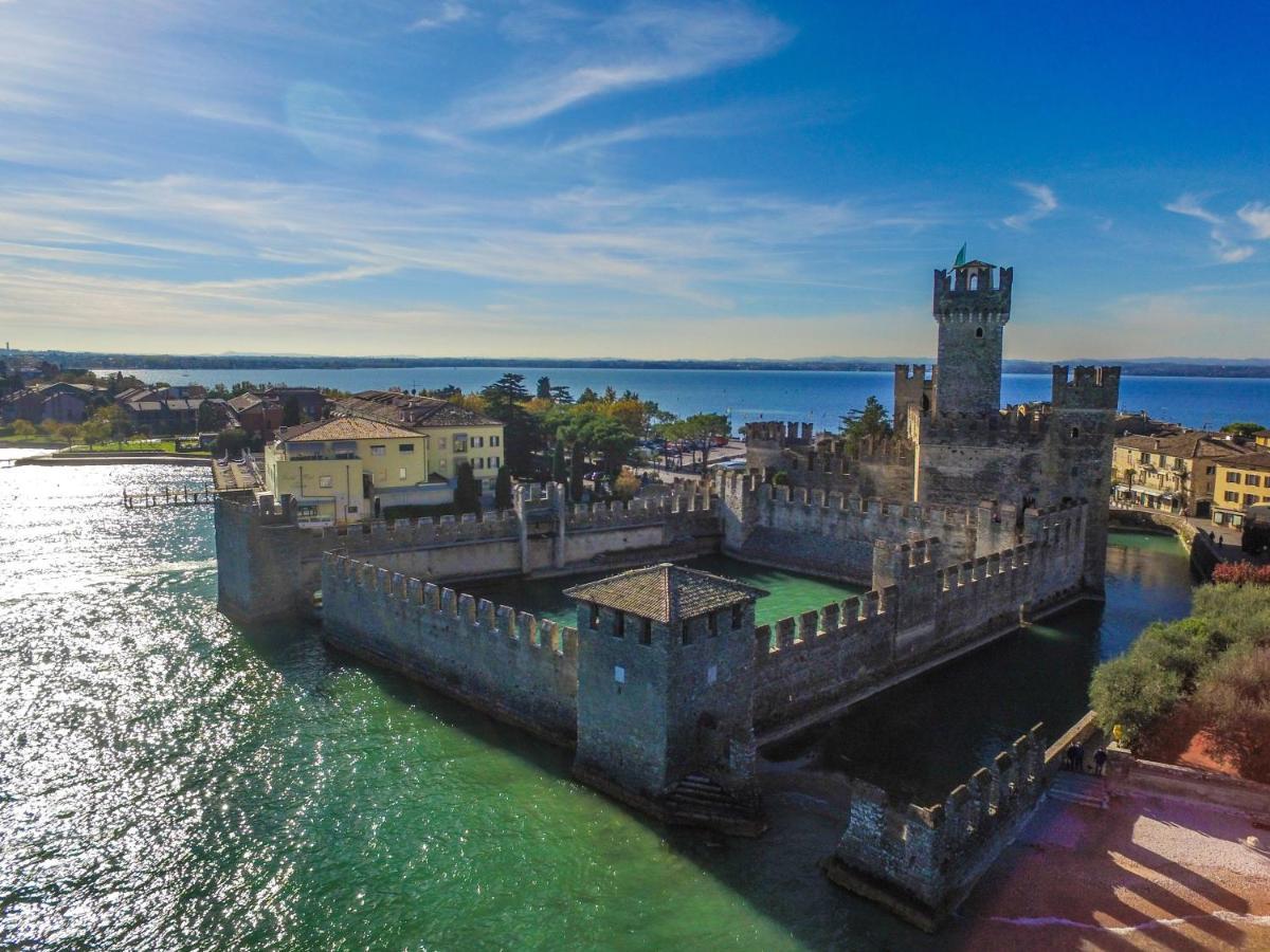 Prestige Apartment Sirmione Bagian luar foto
